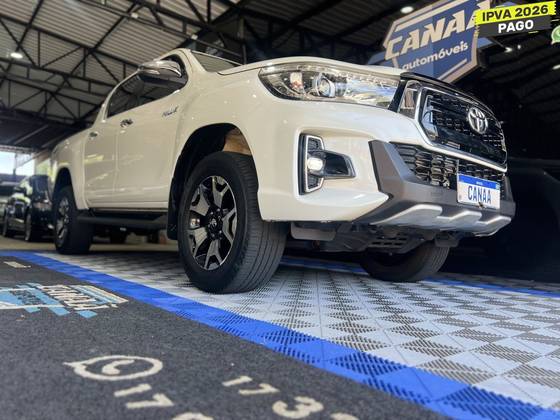 TOYOTA HILUX 2.8 SRX 4X4 CD 16V DIESEL 4P AUTOMÁTICO